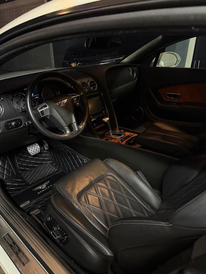 Immaculate Bentley black leather interior after detailing